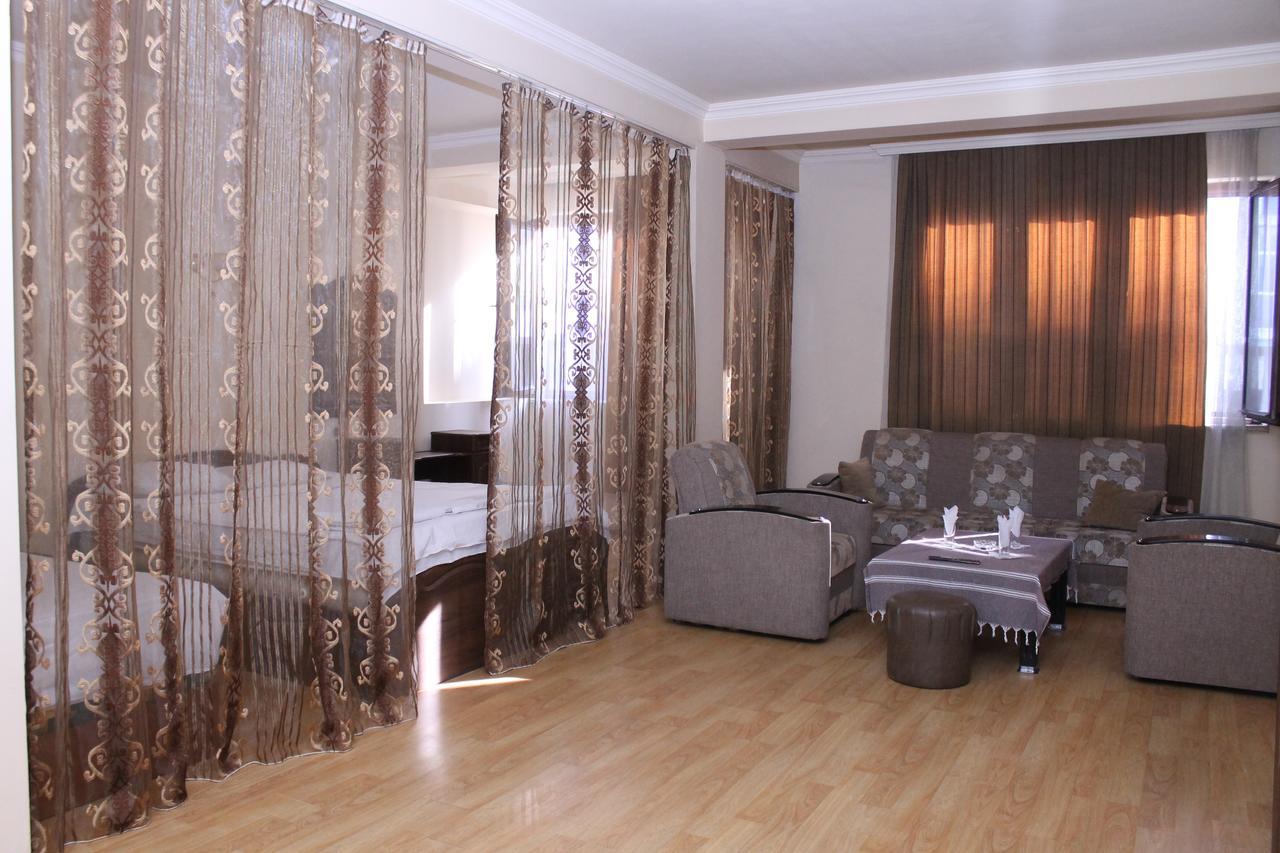 باتومي Hotel Hayat المظهر الخارجي الصورة